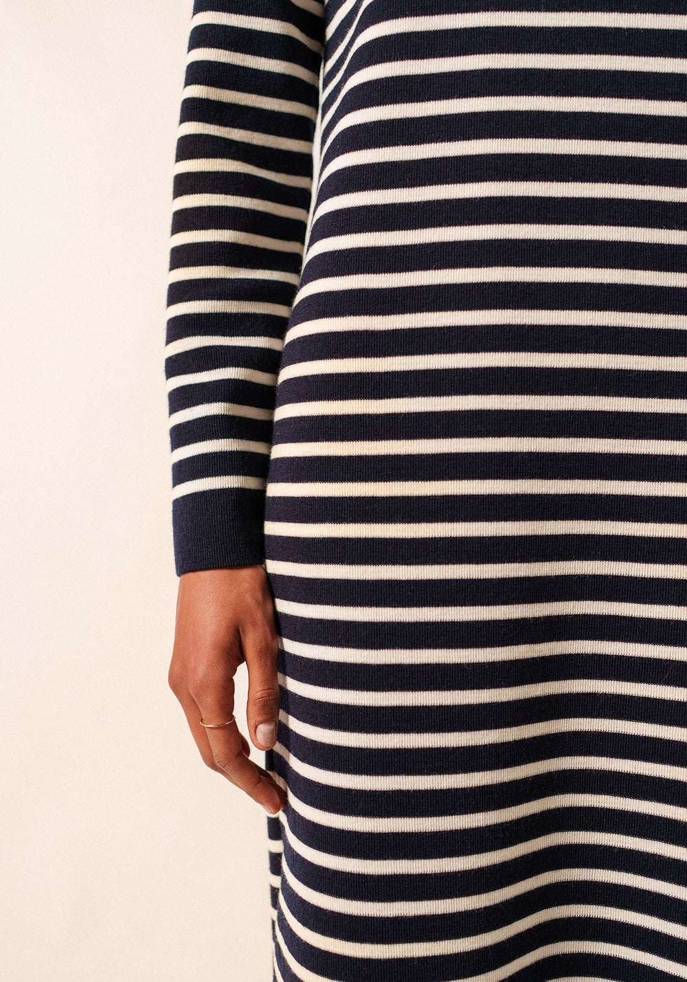 Vestido largo de punto Marée - a rayas, en lana (NAVY/ECUME)